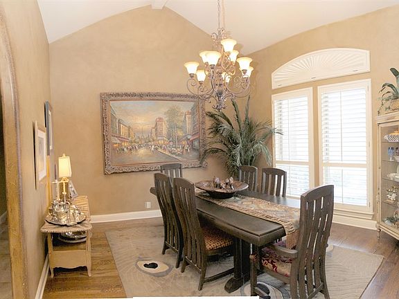 3rd image of 1103 Castle Rock Ct