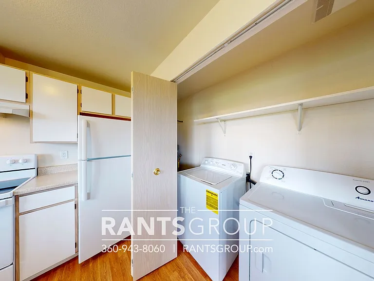 Yelm Creek Apartments — Photo 38