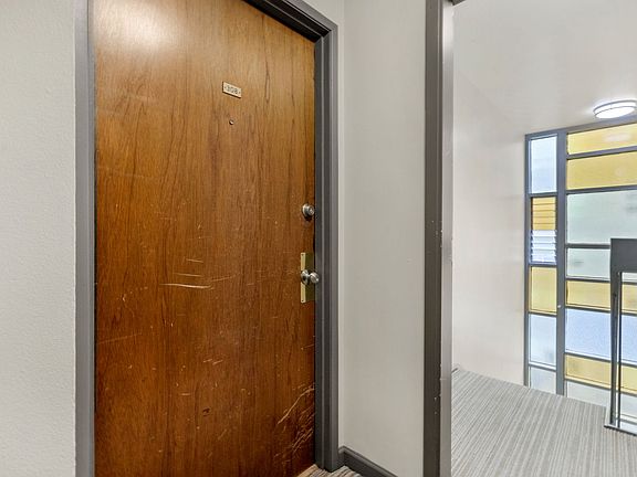5th image of 5017 15th Ave NE #8add16024