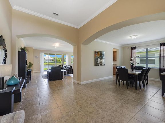 2nd image of 11851 SW Crestwood Cir