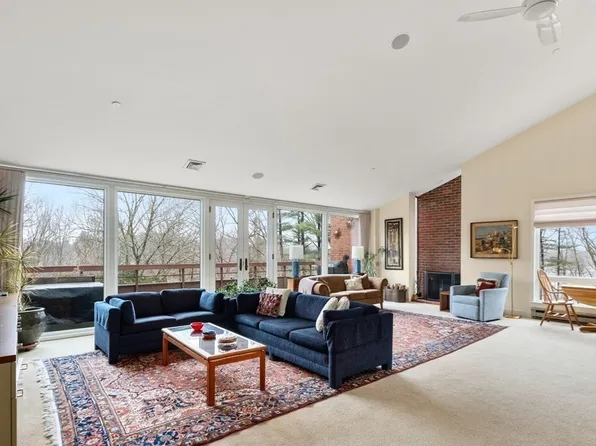 241 Perkins St Unit C402, Jamaica Plain, MA 02130