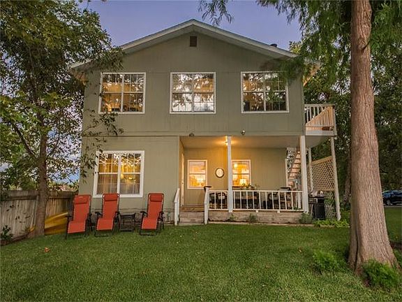2nd image of 906 Crest Circle Dr