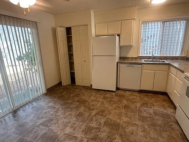 Cedar Terrace Apartments — Photo 8