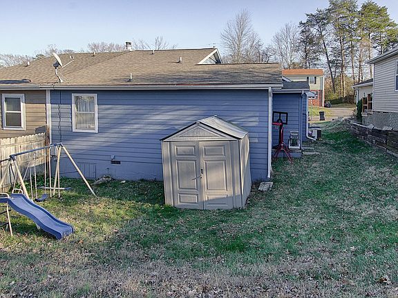 2nd image of 7515 NW Chatham Cir