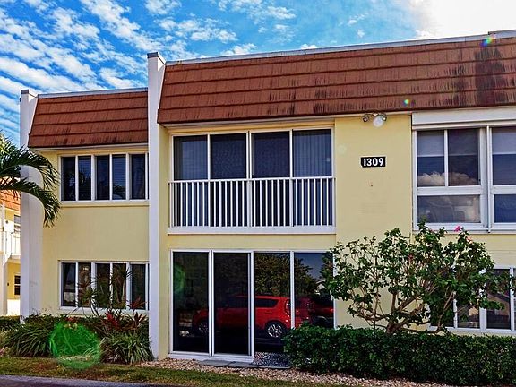 5th image of 1309 Bayshore Drive #203