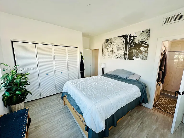 1200 Euclid Ave #308 — Photo 16