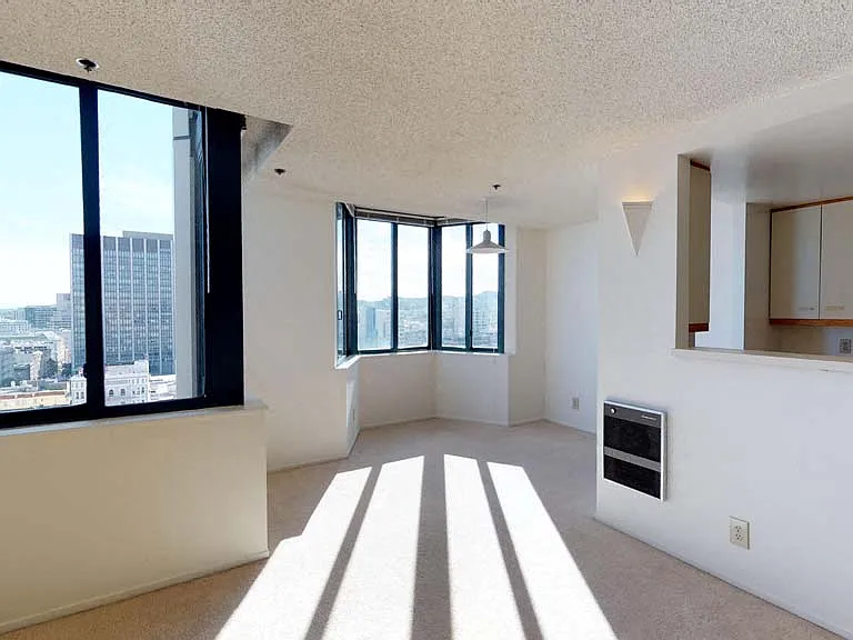 Trinity Towers Apartments — Photo 83