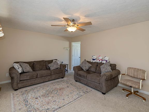 4th image of 513 Woodruff Ct