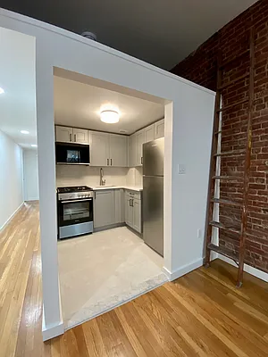 Rented by Bohemia Realty Group | media 35