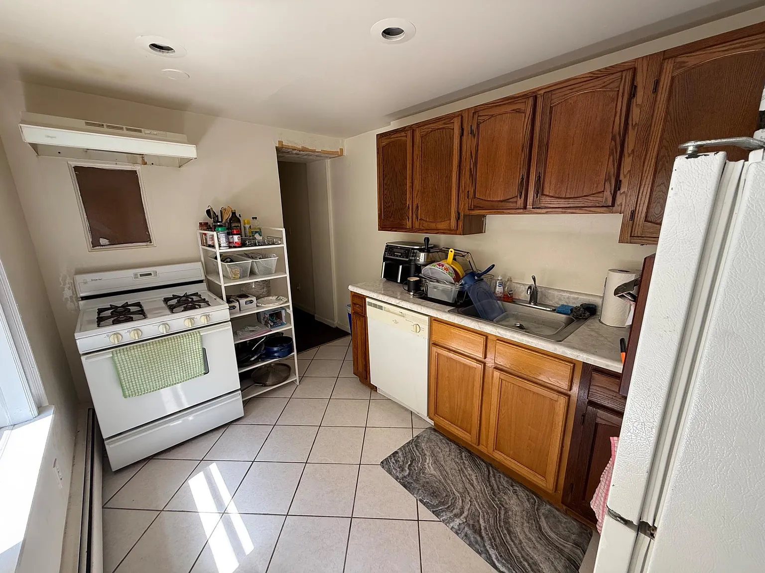 Apartment In Building, Hoboken, NJ, 07030 — Photo 2