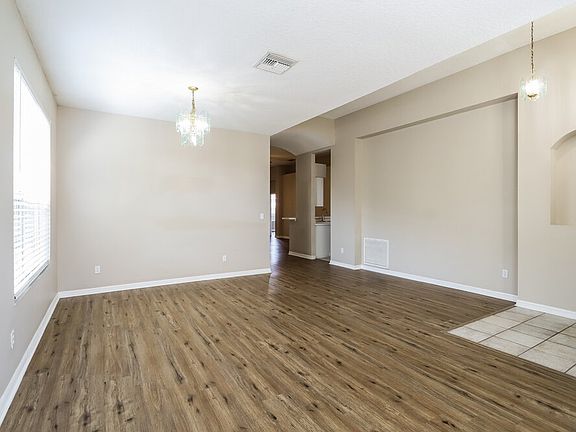 3rd image of 1627 Wakefield Dr