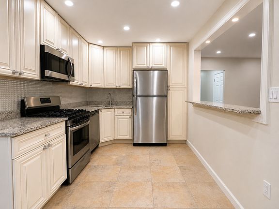 2nd image of 34-21 32nd St #2