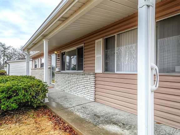 3rd image of 39 Radford Dr