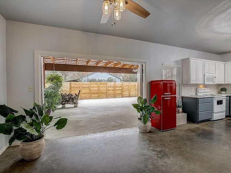 1603B Wilson St — Photo 18