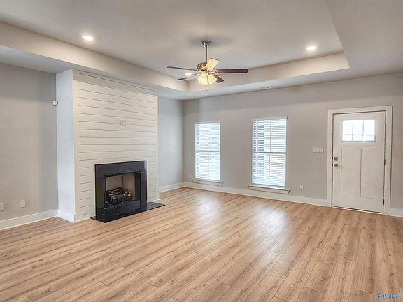 4th image of 102 Mississippi St
