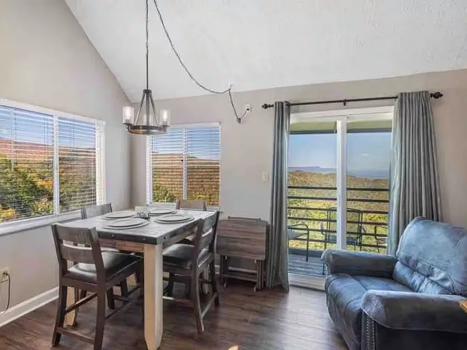 1260 Ski View Dr