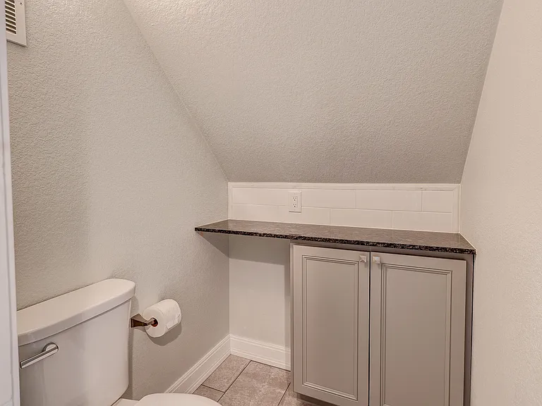 1420 S Clarkson St — Photo 21