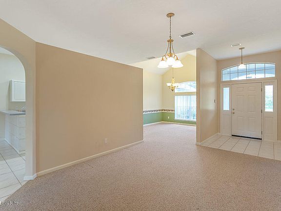 3rd image of 400 Chicopee Ct