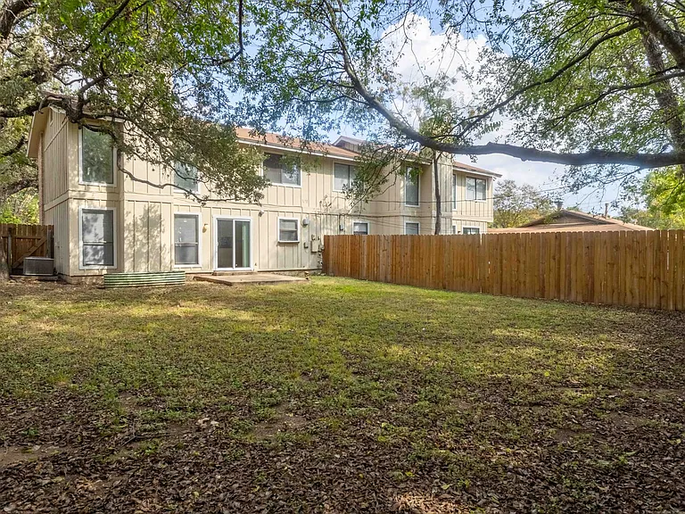 3901 Knollwood Dr — Photo 28