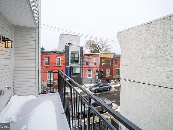 4th image of 2063 Dickinson St Unit B