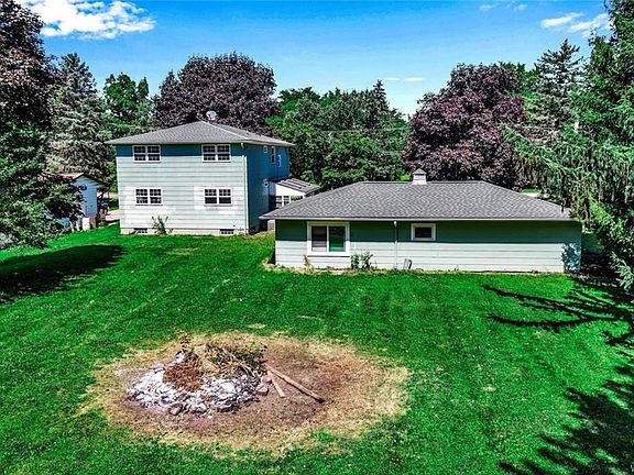 2nd image of 9525 Wehrle Dr