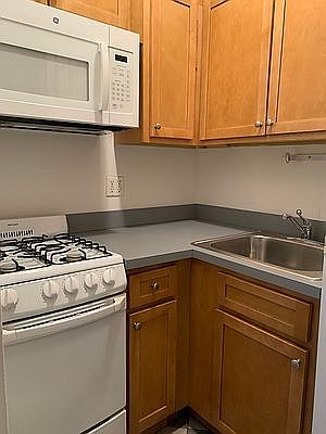 4th image of 1380 1st Ave APT 3E