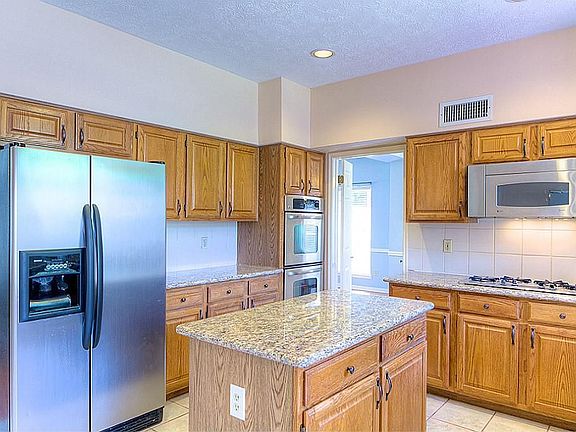 2nd image of 15222 New Hastings Dr
