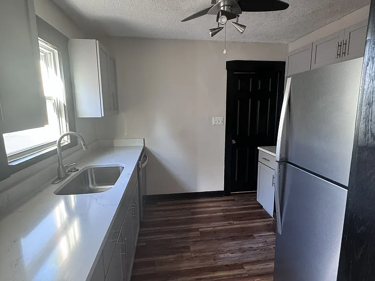 1215 Webb Rd — Photo 5