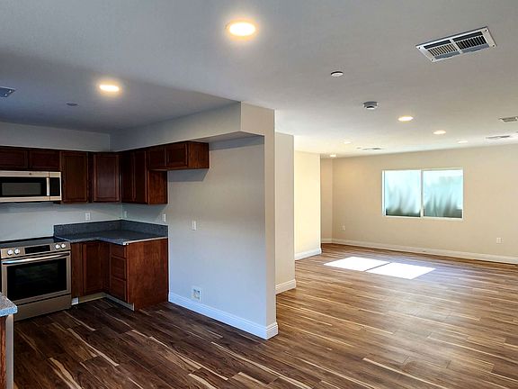 5th image of 66686 1st St #2