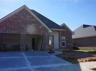 2530 S Point Dr, Lake Charles, LA 70605