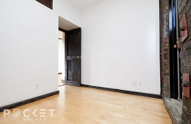 Rented by PocketBroker Inc | media 37