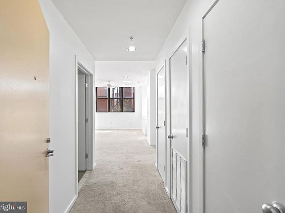 4th image of 1211 Light St Unit 211