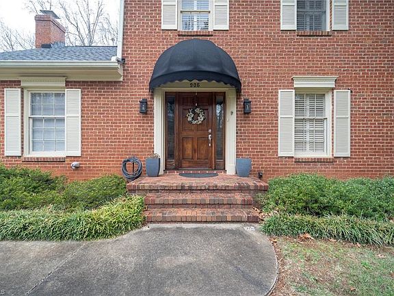 5th image of 906 Chatfield Dr