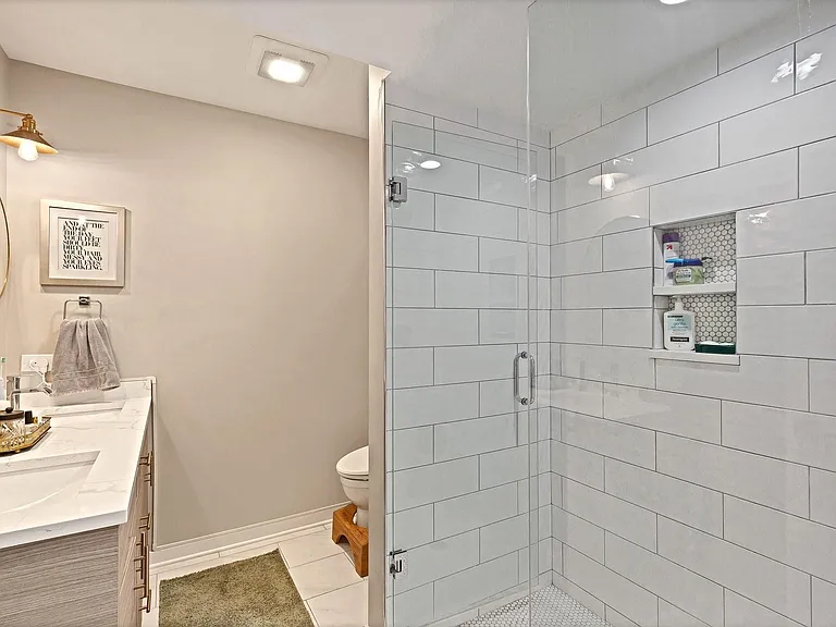 4207 N Damen Ave #1 — Photo 7
