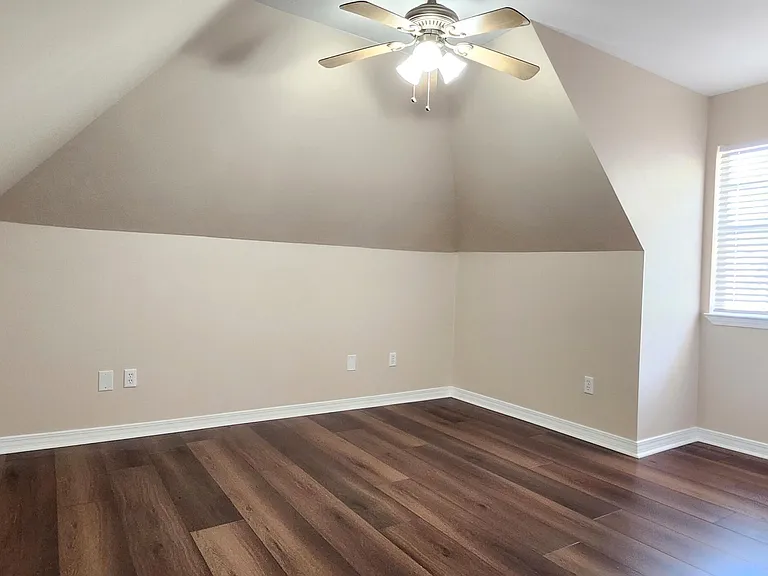 3829 Versailles Ct — Photo 16