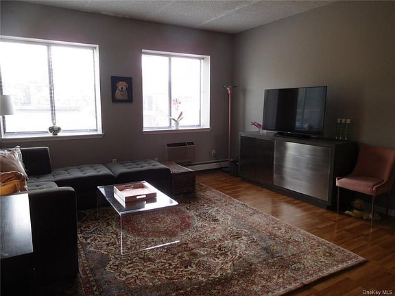 5th image of 88 Lake Ave APT 2D