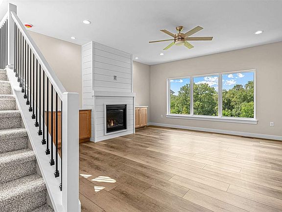 4th image of 3061 Ridgeview Cir