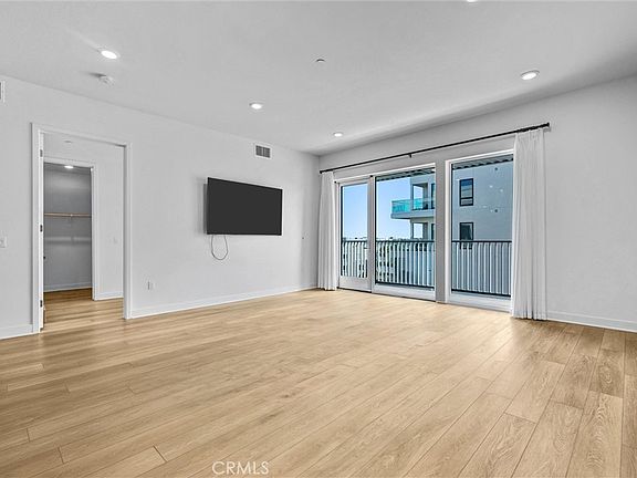 4th image of 3612 Rivington