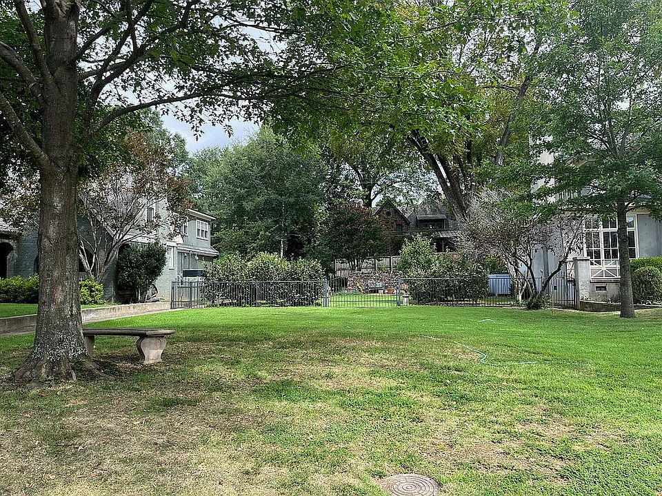 2nd image of 5010 Country Club Blvd