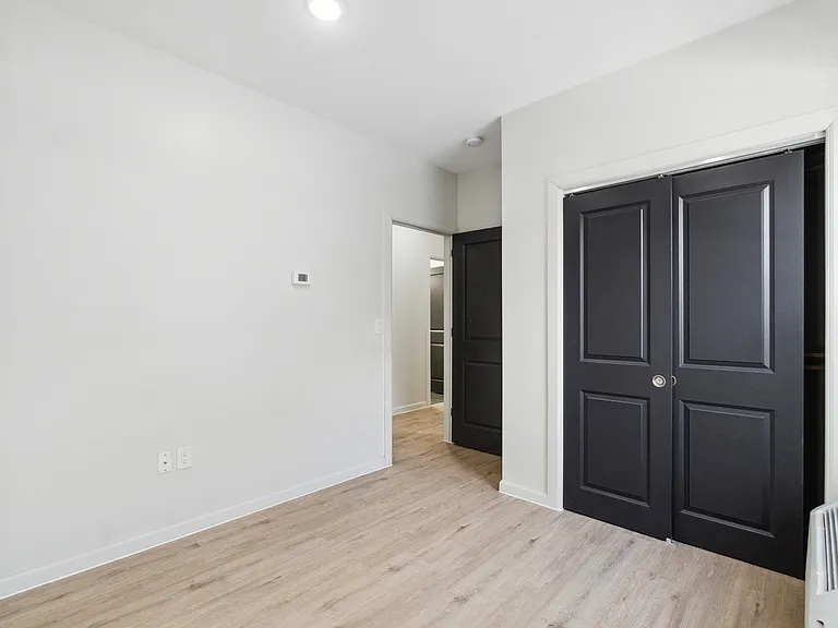 124-128 Putnam St #1 — Photo 9