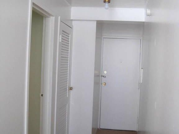4th image of 6031 N Kenmore Ave APT 5B
