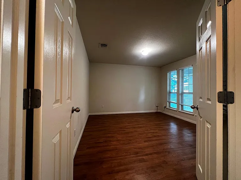 2708 Cottonwood Shores Dr — Photo 9