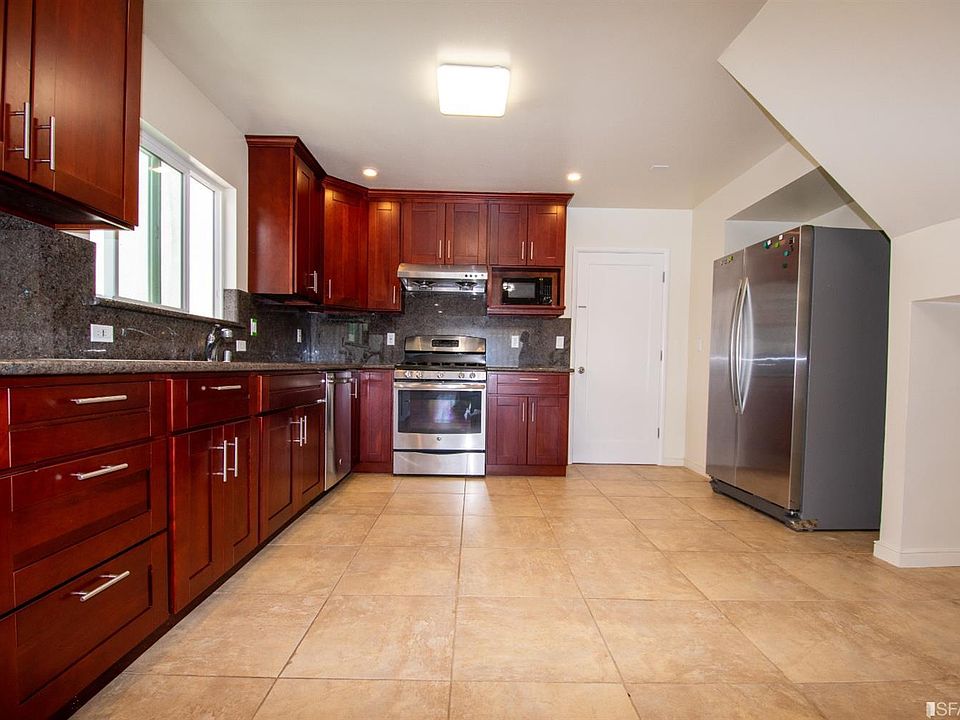 1st image of 44 Eastgate Dr