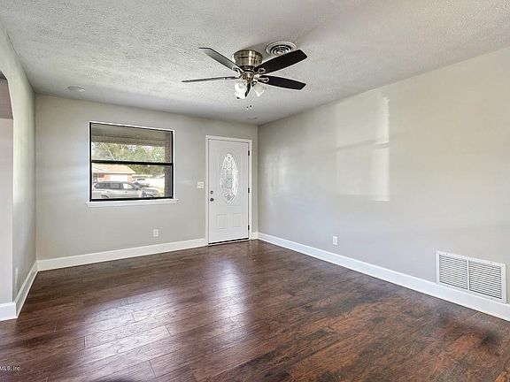 3rd image of 4832 Locksley Ave