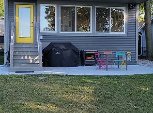 7811 Lakeshore Dr, Whitmore Lake, MI 48189