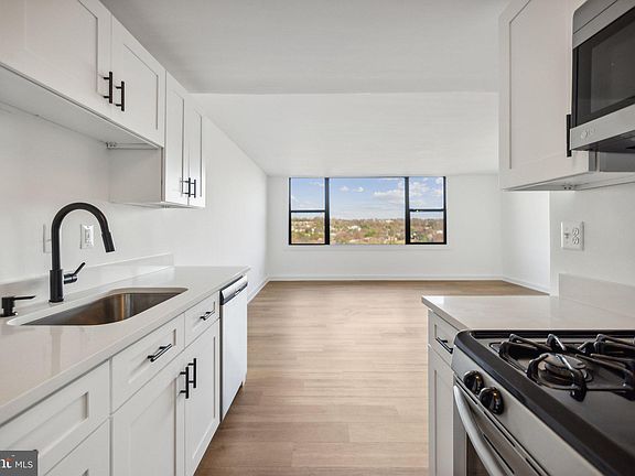 5th image of 4600 Duke St APT 1525