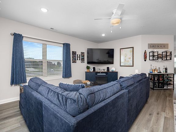 5th image of 2729 S Harbor Bay Dr