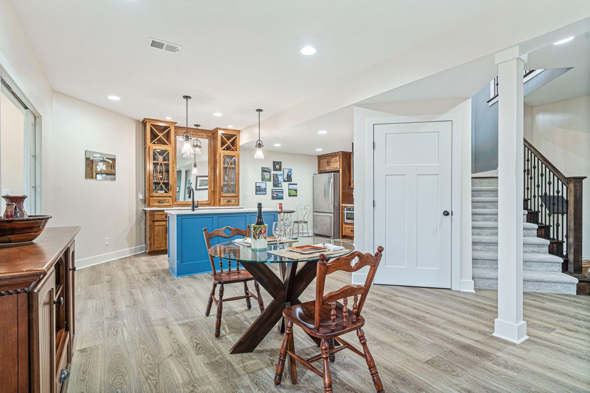 5945 Thousand Oaks Dr, Parkville, MO 64152 MLS 2473512 Zillow