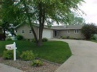 113 Usher St, Hudson, IA 50643