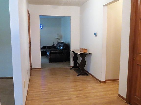 5th image of 459 Chateaugay Dr SW